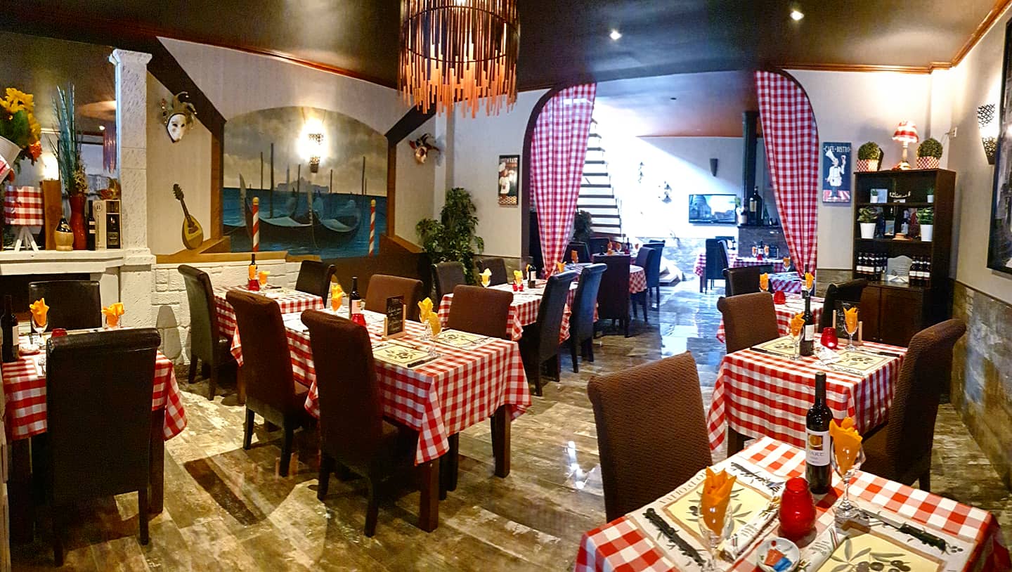 Pizza pazza decor